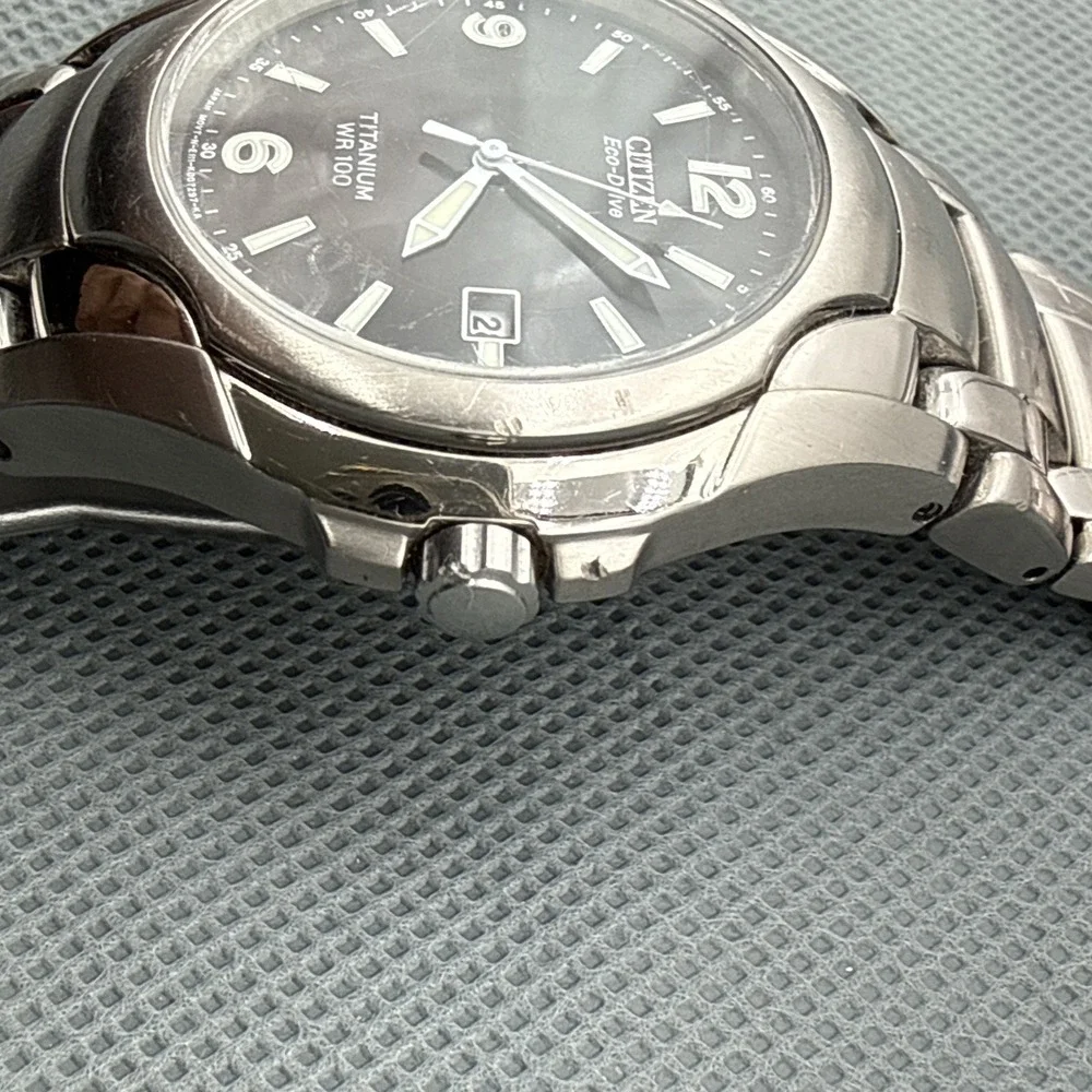 Citizen Eco-Drive Titanium E111 Solar Men's Japan Watch New Orig Battery Cell